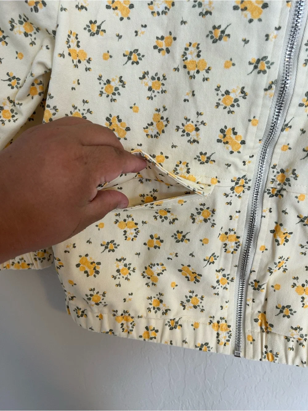 Girls floral jacket Yellow Size 10/12 NWO (1760)
